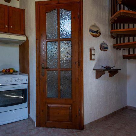 Kefalonian Mill - Oneira Villas Τραπεζάκι Εξωτερικό φωτογραφία