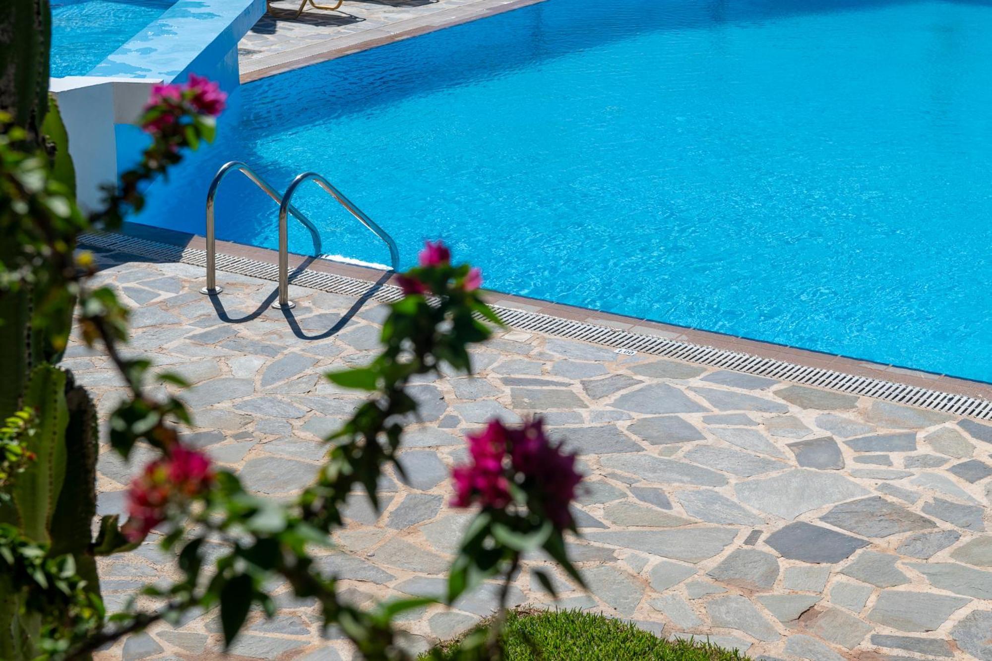 Kefalonian Mill - Oneira Villas Τραπεζάκι Εξωτερικό φωτογραφία