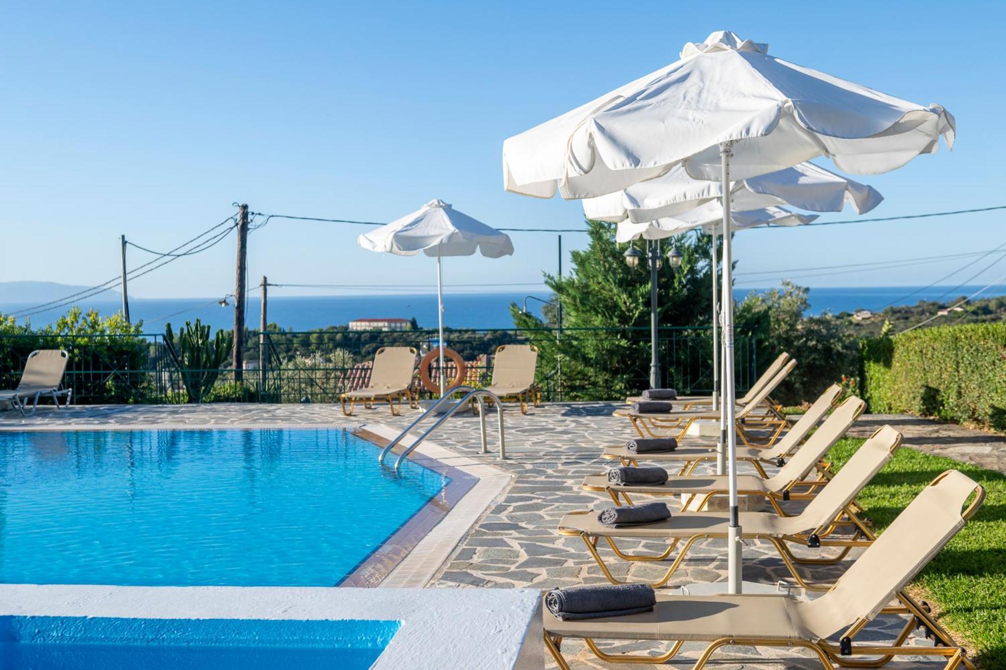 Kefalonian Mill - Oneira Villas Τραπεζάκι Εξωτερικό φωτογραφία