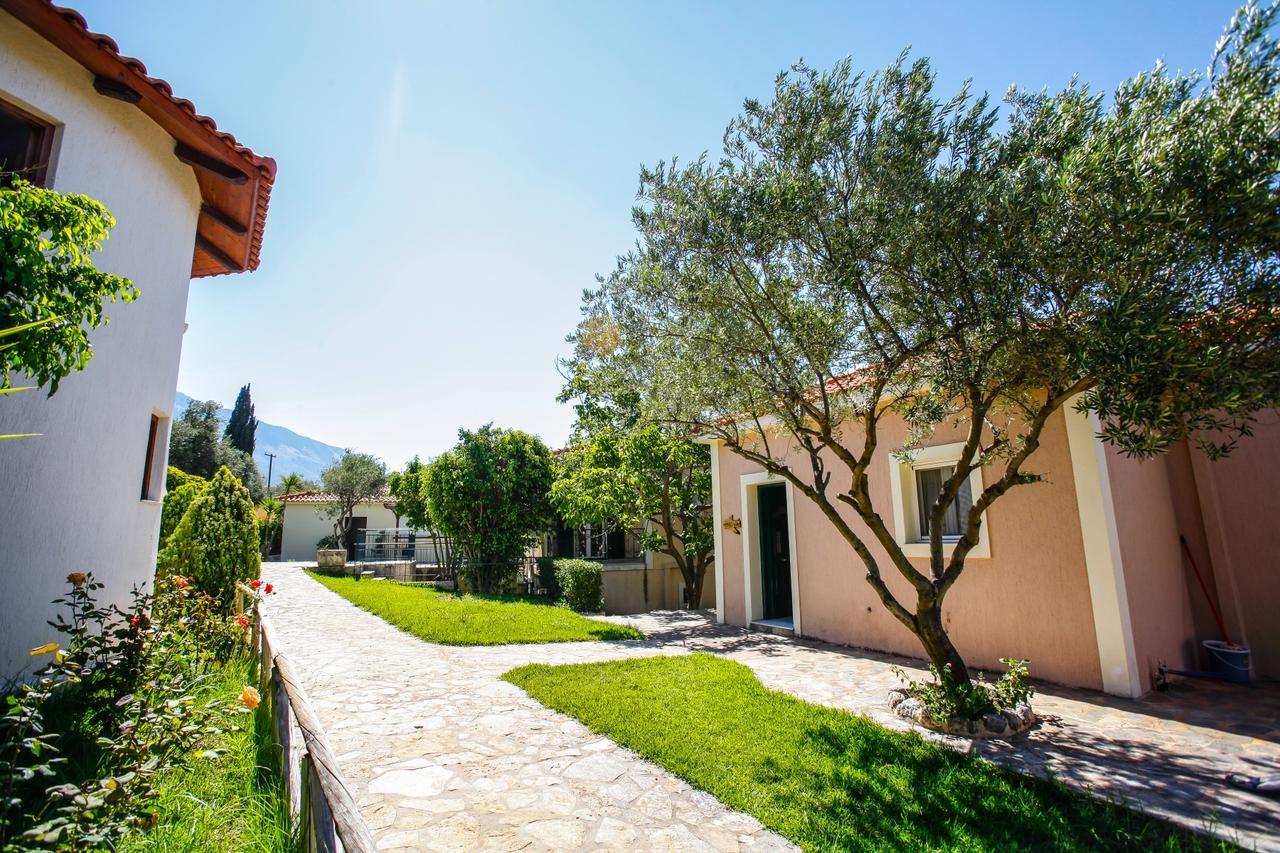 Kefalonian Mill - Oneira Villas Τραπεζάκι Εξωτερικό φωτογραφία